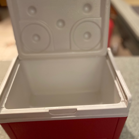 Red Coleman Flip Lid Personal Mini Cooler 5205 5QT Lunch Box - Picture 6 of 11